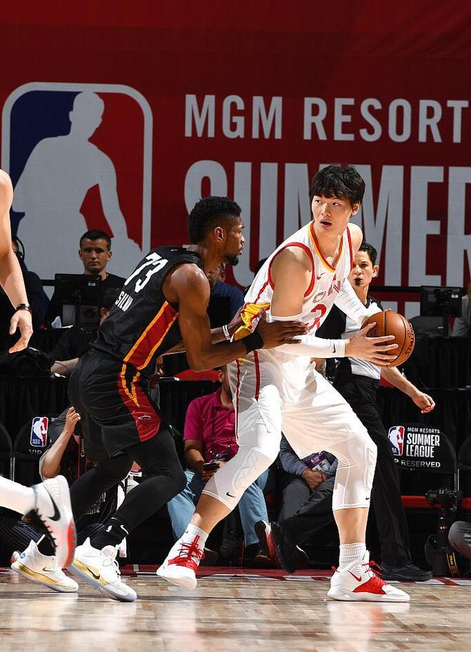 FPX翻盘HKA，Crisp一己之力扛起全队