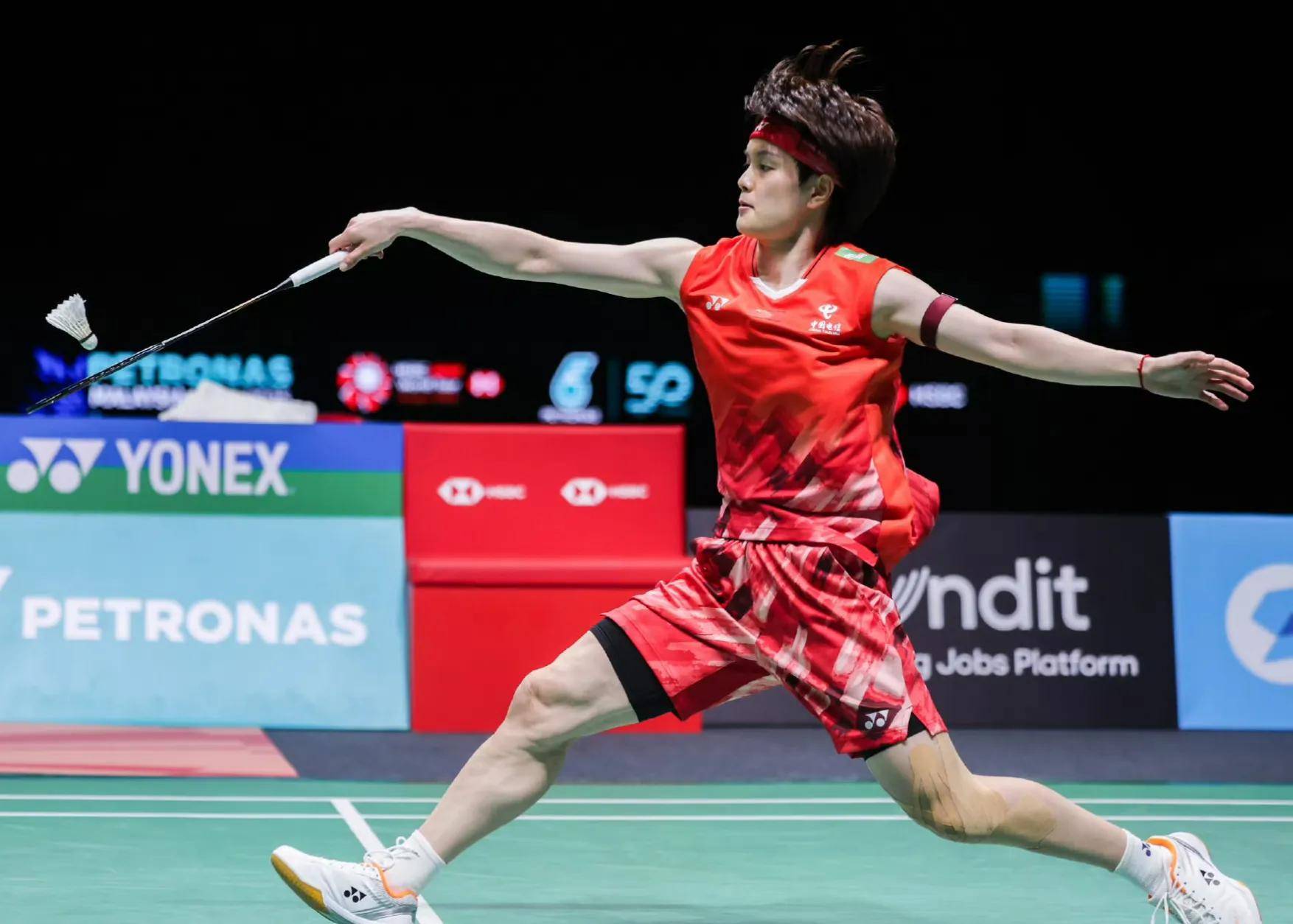 印度羽毛球队完胜中国羽毛球队，谌龙一己之力扛起全队