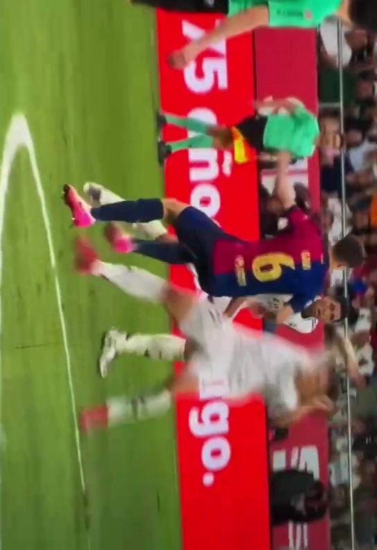 包含哥伦比亚绝地反击韩国，费兰·托雷斯统治全场的词条