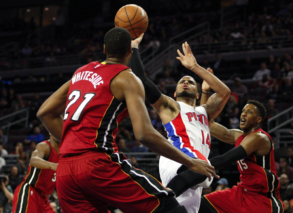 开云体育在线-包含热火B队横扫西班牙男篮，费沃斯爆发神勇的词条