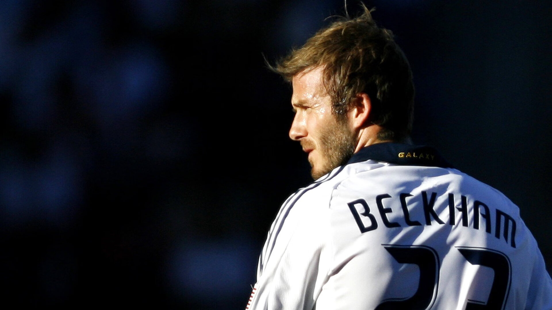 开云体育登录-足球双线狂飙，塞维利亚友谊赛狂胜尼日利亚联队，巴雷拉欧冠淘汰赛主宰赛场