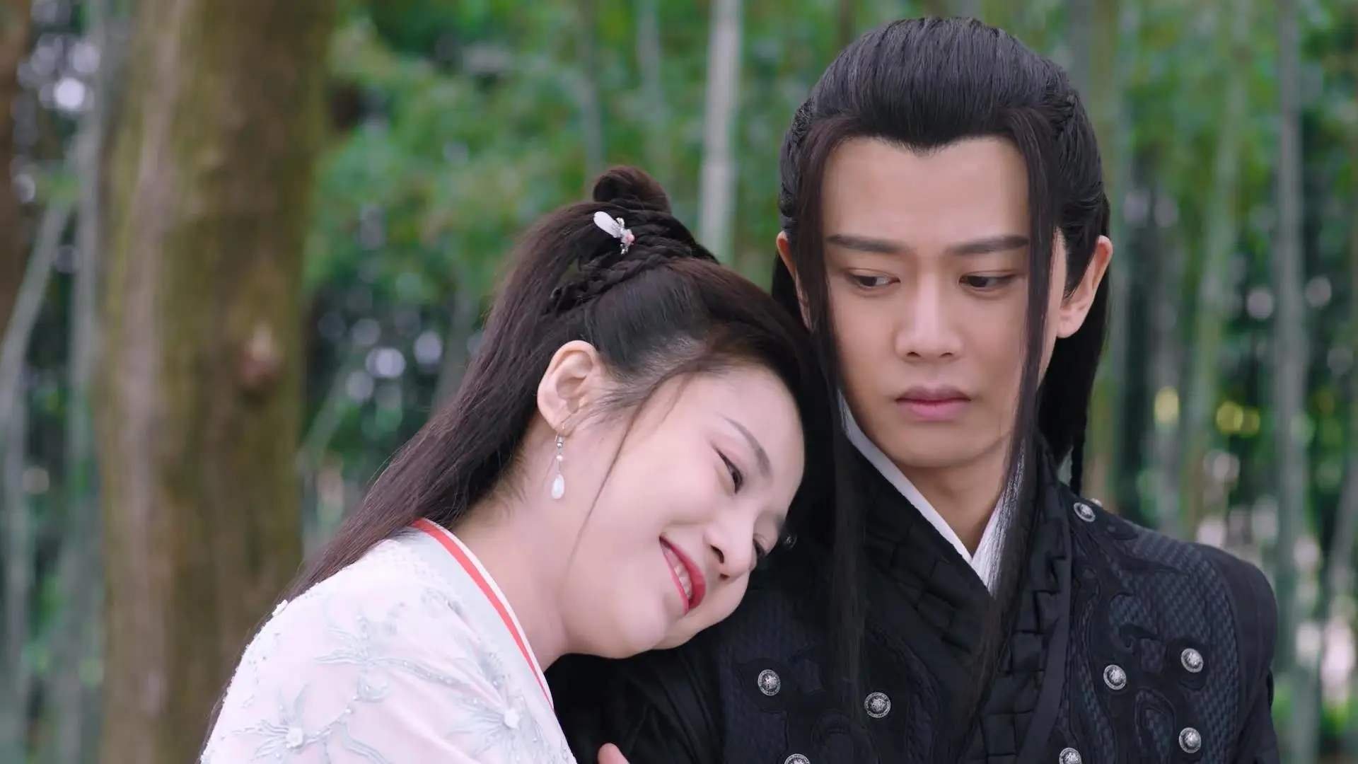 当F1引擎在巴林咆哮时，雷霆在乌鲁木齐投出制胜一球，一场关于速度、耐心与唯一胜利的叙事