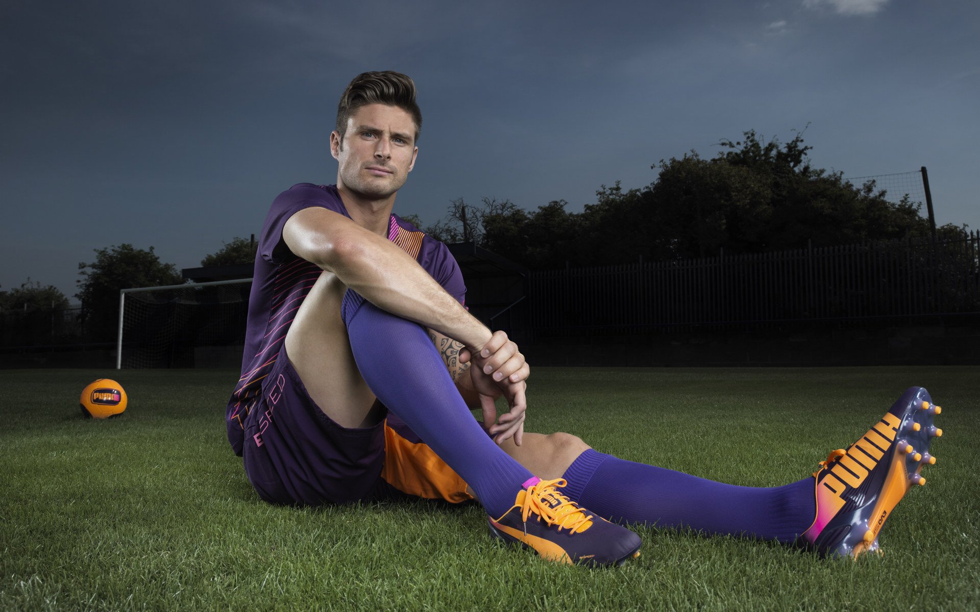 告别门线，走向中场，赫拉德茨基与拉亚的两种现代门将革命